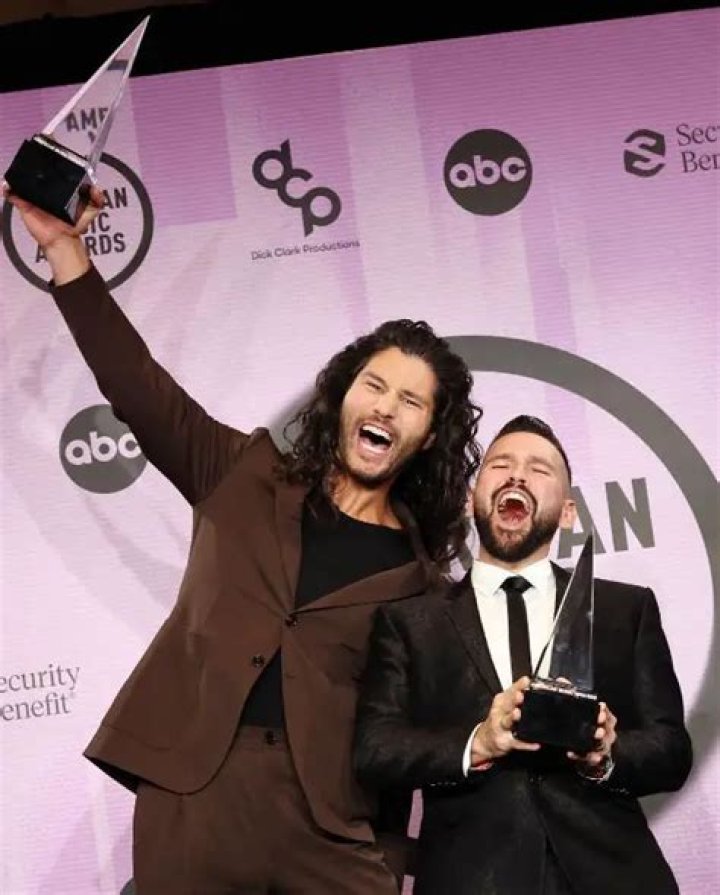 Exploring The Sexuality Of Dan + Shay